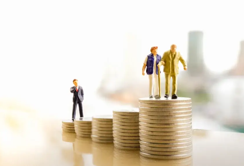 How Irish Expats Can Protect Their Pensions When Working Abroad